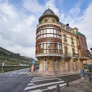 apartamento-exclusivo-bilbao-con-parking.bilbaohotelsspain.com/